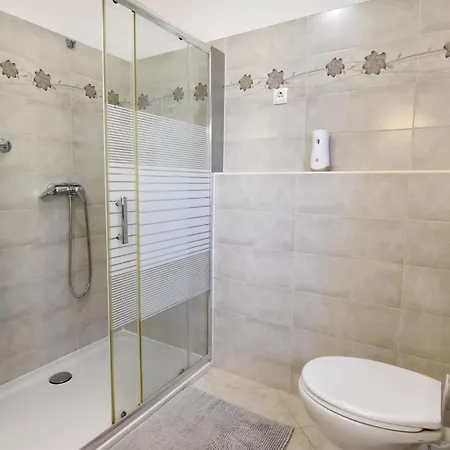 דירה With Parking Space - 22622 אומאג