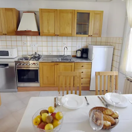 With Parking Space - 22622 אומאג